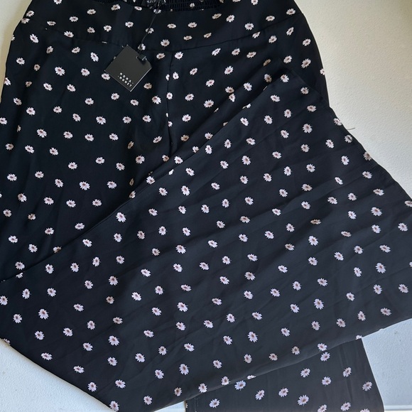 Olivaceous Black Floral Wide Leg Pants - Picture 1 of 5